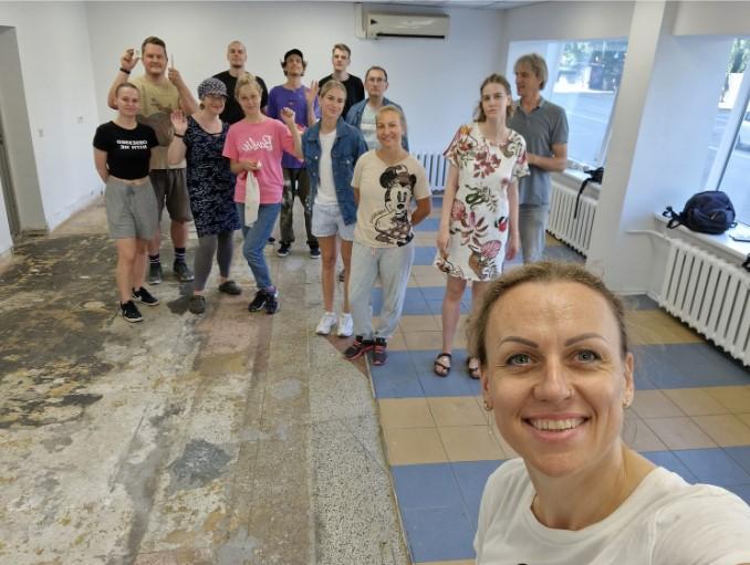 Picture of the Riga Energy Agency staff during their “different working day” on two consecutive Fridays in July 2024 to clean, paint, and renovate the premises