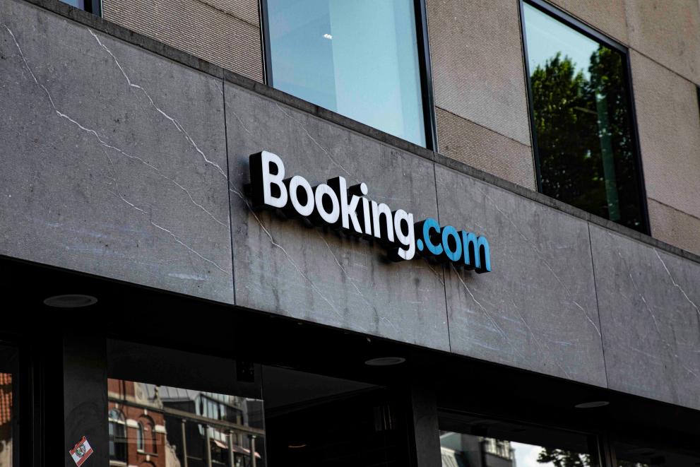 Booking.com font